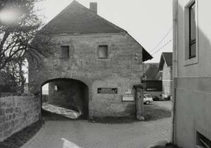 Vierseithof mit Pension "Berghof"