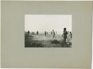 Hockey spielende Chaco-Indianer
