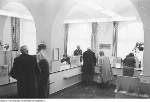 Dienstleistungen, 1972-1975