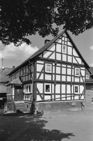 Wohnhaus und Scheune (Hofreite, Fachwerk); Frankenberg, Stiegelstraße 11