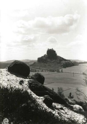 Sächsische Schweiz. Blick von der Kaiserkrone zum Zirkelstein