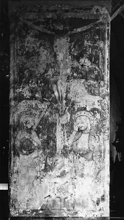 Kreuzigung mit Maria und Johannes über Ecclesia und Synagoge : Kreuzigung mit Maria und Johannes über Ecclesia und Synagoge. Fresko (1401/1415). Millstatt, Pfarrkirche und ehemalige Stiftskirche Christus Salvator und Allerheiligen, südliche Langhausarkade