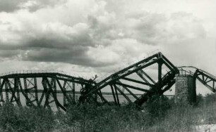 Dnjeprbrücke Tscherkassy, Sowjetunion, 1943-1944