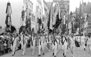Freiburg: Festzug der Turner; Fahnenträger der Markgräfler Turnvereine