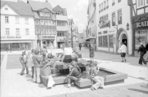 Bad Hersfeld: Marktplatz, Brunnen in Kreuzform