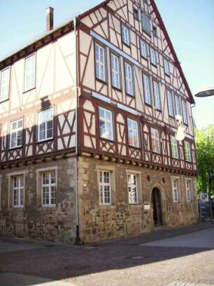 Stadtansicht - Spital-Ansicht querab über Giebelseite mit Fachwerk-Obergeschossen