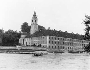 Kloster Weltenburg : Blick über die Donau zum Kloster Weltenburg