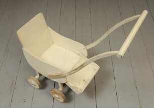 Puppenwagen