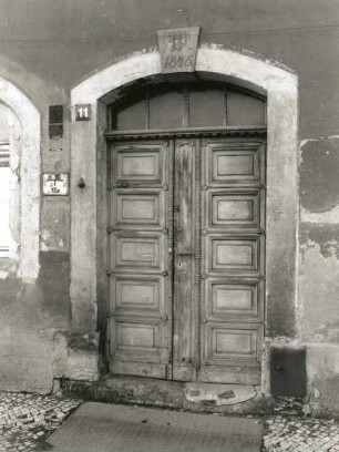 Meißen-Altstadt, Uferstraße 11. Wohnhaus mit Laden (bezeichnet 1845). Portal