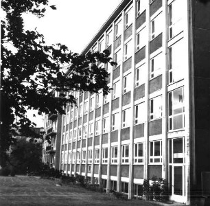 Dresden-Übigau, Scharfenberger Straße 66. Technologiezentrum. Straßenansicht