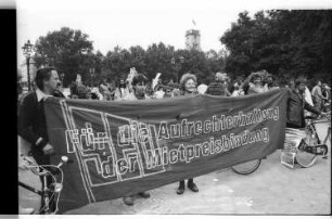 Kleinbildnegative: Fahrradkorso der Mieter_innen-Kiezbündnisse, 1982