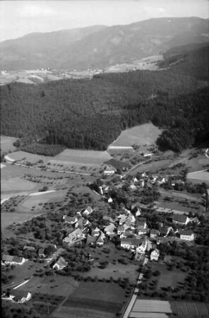 Wittnau: Ortsbild im Hexental