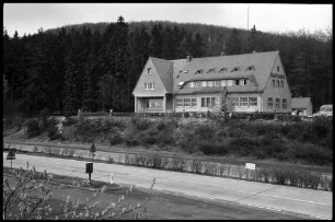 Rimberg: Rasthaus Rimberg, mit Autobahn