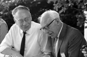 25. Jubiläumstagung 1975 Medizin; Bayrisches Frühstück: Sir Bernard Katz, Sir John C. Eccles