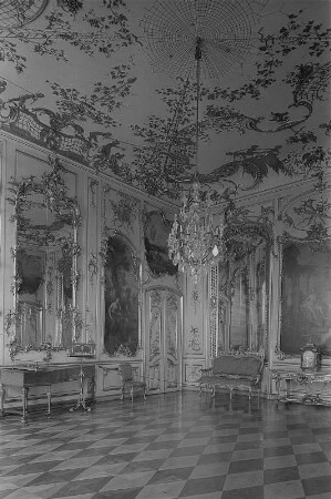 Potsdam. Schloss Sanssouci, Konzertzimmer, Blick in den nordwestlichen Raum