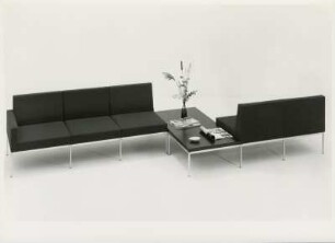 Anbauprogramm Sessel "Mod. 16 / 55", "Mod. 16 / 35" und Tisch "Mod. 41 / 12" von Ernst Moeckl