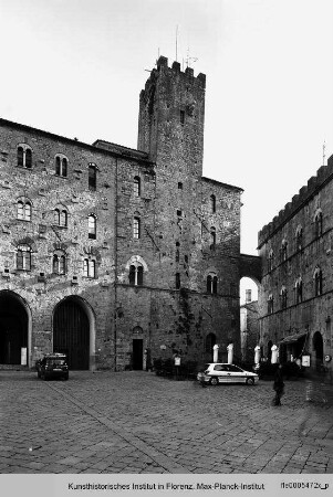 Piazza dei Priori, Volterra
