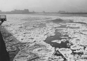 Eisperiode im Rhein 1954