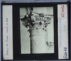 Urbino, Palazzo Ducale,Urbino, Palazzo Ducale, Hof : Kapitell einer Säule im Hof (komposite Ordnung)