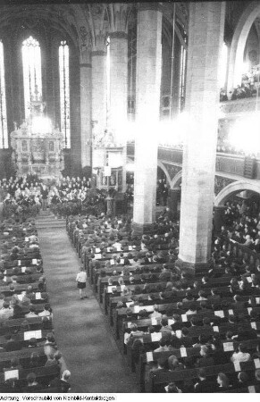 Pirna. Stadtkirche St. Marien Dresdner Kreuzchor. Konzert unter Leitung von Rudolf Mauersberger (1889-1971), um 1950?