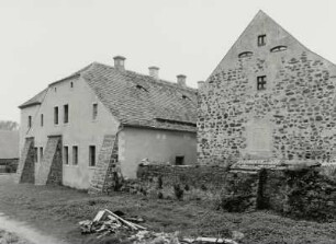 Königshain (Kreis Görlitz). Altes Schloß (17. Jh., Wiederaufbau 1668-1680) und Steinstock (um 1530)