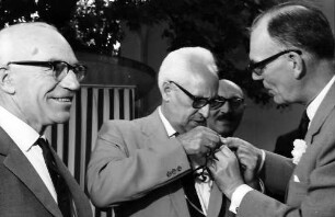 16. Tagung 1966 Mediziner; Beim Bayrischen Frühstück: Sir John C. Eccles, Severo Ochoa, Graf Lennart Bernadotte
