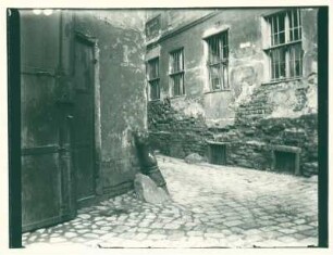 Hausecke und Mauer im Krögel
