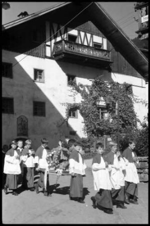 Oetz: Erntedank Prozession im Ort