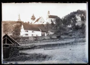 Gesamtansicht mit Kapelle von Nordosten