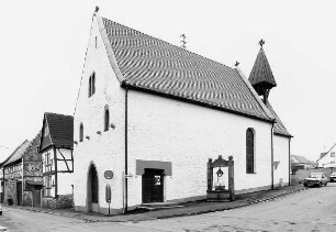 Ehem. Hospitalkapelle und Ziehbrunnen; Münzenberg, Steinweg 17 A