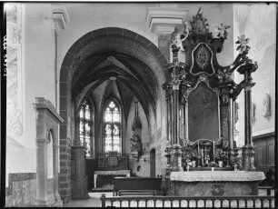 Offenburg Katholische Heilig Kreuz Kirche Innenansicht Chorkapelle und nördlicher Seitenaltar von Franz Lichtenauer (um 1740)
