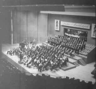 Konzertante Aufführung des "Parsifal" von Richard Wagner mit Solisten, Dresdner Philharmonie und Philharmonischem Chor Dresden unter Leitung von Herbert Kegel im Rahmen der Dresdner Musikfestspiele. Kulturpalast Dresden, 19.05.1979