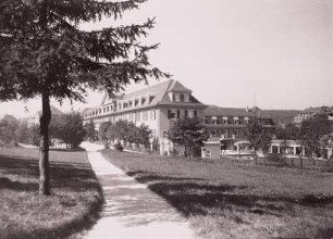 Bad Brambach, Radium-Kur-Hotel : Bad Brambach. Radium-Kur-Hotel. Ansicht aus dem Kurpark