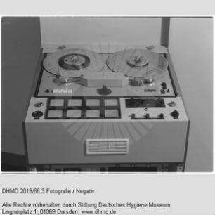 "Neuester Magnettonschrank"