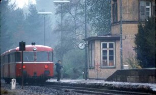 Schafhausen Schienenbus Baureihe 798 Bahnsteig Zugfüher