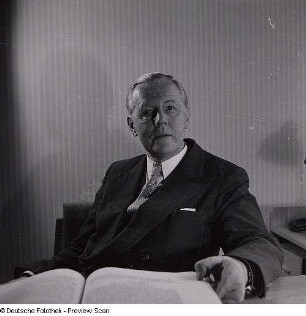 Portraitserie Hans Erich Stier