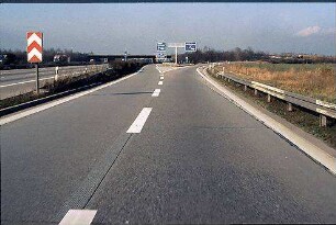 Einfahrt in Tangente Nordost (Heilbronn Richtung Heidelberg) von Nebenfahrbahn Nord der A6 (Heilbronn Richtung Mannheim)
