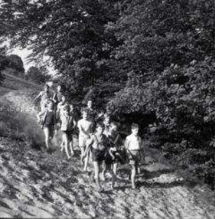 Wandertag einer Schulklasse der 8. POS "Heinrich Heine" Mitte in Berlin (Ost)