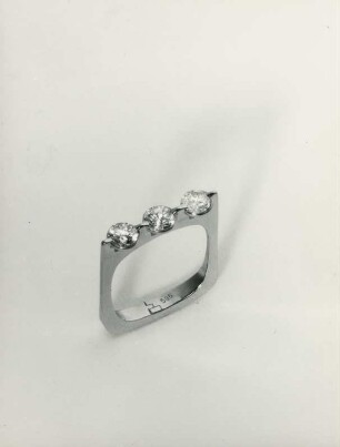 Ring in Weißgold mit Brillanten von Hans-Leo Peters