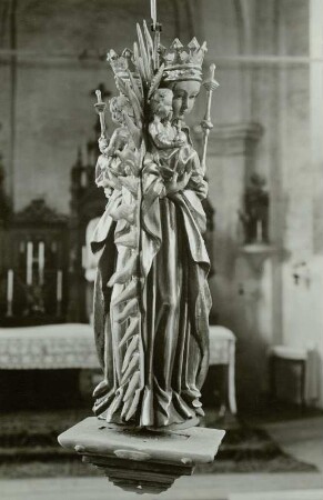 Hängende Doppelmadonna