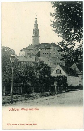 Weesenstein. Schulstraße. Blick zum Schloss