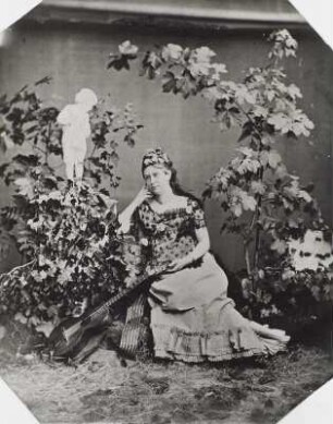 Dame mit Gitarre (Großmutter des Malers Alexander Wolfgang)