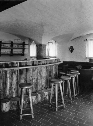 Oberstdorf, Bar im Hause Thurn und Taxis, Innenausbau Möbel-Müller Sonthofen