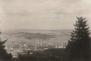 Westerzgebirge. Blick vom Abhang des Pöhlberges über Annaberg-Buchholz zum Geyerschen Wald