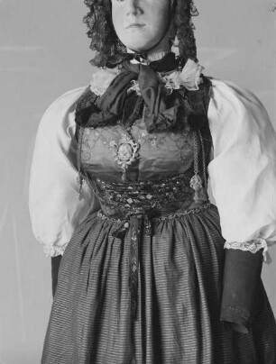 Schmuckstücke zur Festtracht