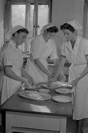 Auszubildende der Fachschule für Gastronomie in der Käthe-Kollwitz-Straße 48-50