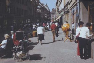 DDR. Bautzen. Reichenstraße mit Passanten
