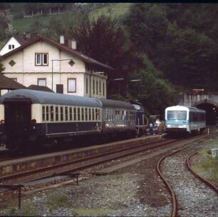 Wildberg Lok 211 360 E3013 PF-HOR UIC-X-Wagen Zugkreuzung E3686 VT 628 261