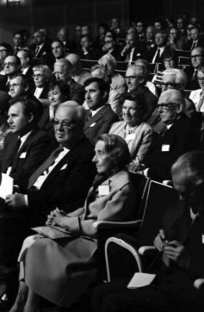 1978 Medizin 26. Juni bis 30. Juni; Vor der Eröffnung: Stahl, Werner Forßmann, Frau Forßmann, hinter Werner Forßmann: Ehepaar Purtscher, Ehepaar Butenandt
