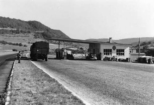 Tank- und Rastanlage Gruibingen Tankstelle Südseite, Kleinpflasterdecke
